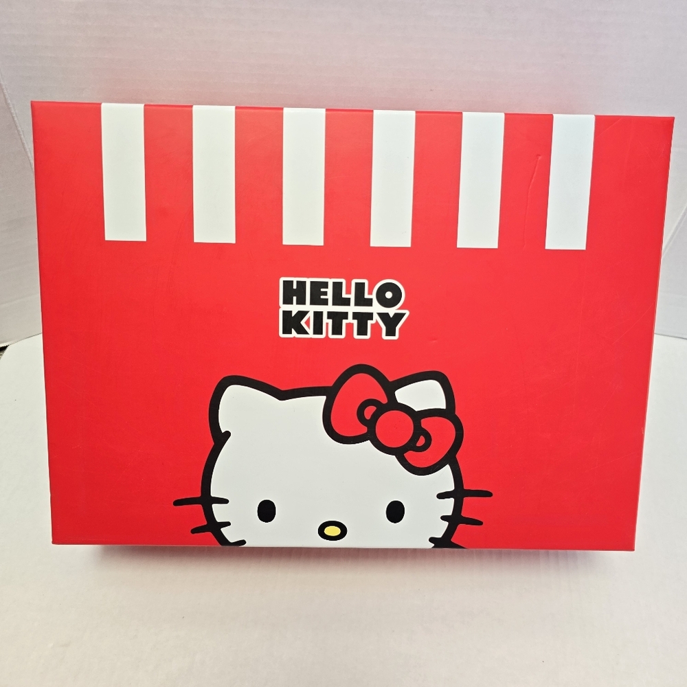 Hello Kitty 3 Piece Gift Set Mini Backpack ID Card Wallet Key Chain NEW - Picture 11 of 11
